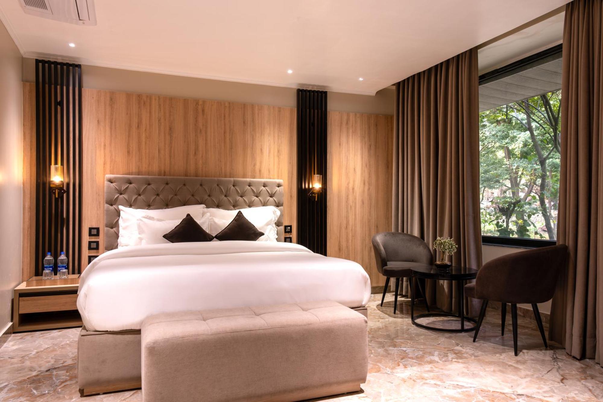 Alpine Hotel And Villas Dharamshala Dış mekan fotoğraf