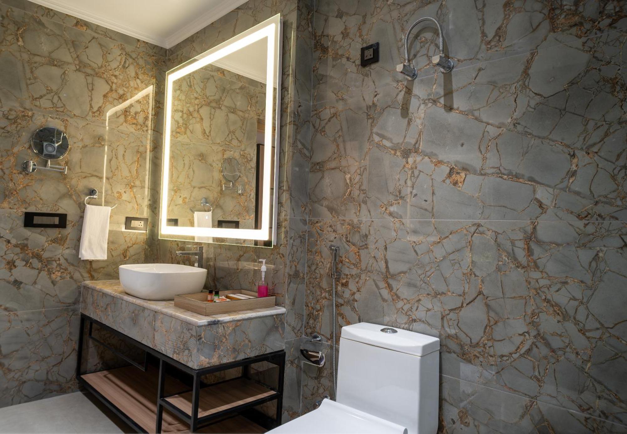 Alpine Hotel And Villas Dharamshala Dış mekan fotoğraf