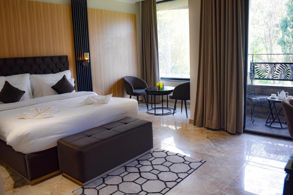 Alpine Hotel And Villas Dharamshala Dış mekan fotoğraf