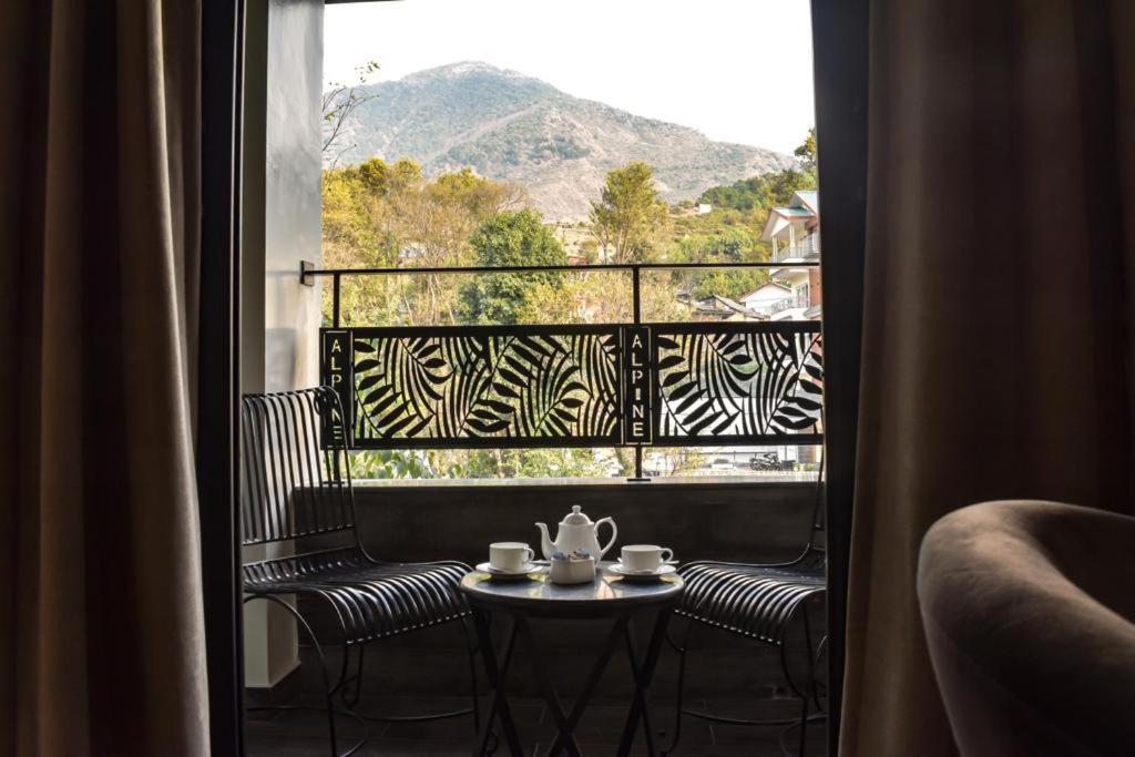 Alpine Hotel And Villas Dharamshala Dış mekan fotoğraf